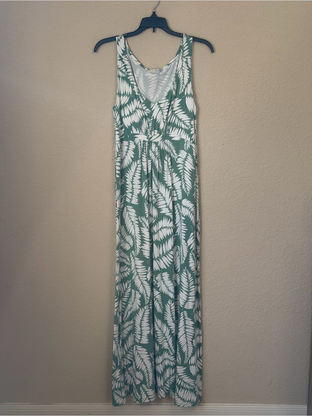 Boden Green and White Leaf-Print V-Neck Maxi Dress - Picture 2 of 7